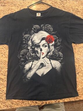 Fruit of the Loom Black Graphic Marilyn Monroe Skull Tee with Red Accent Rose